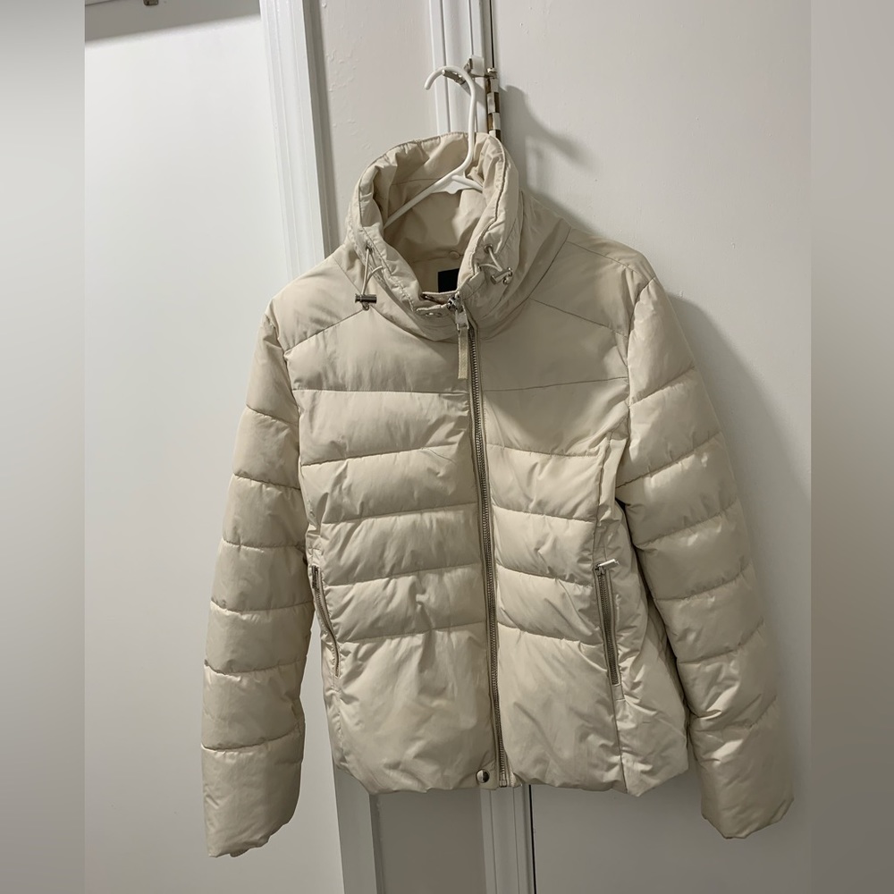 Forever21 women’s puffer jacket, cream.
